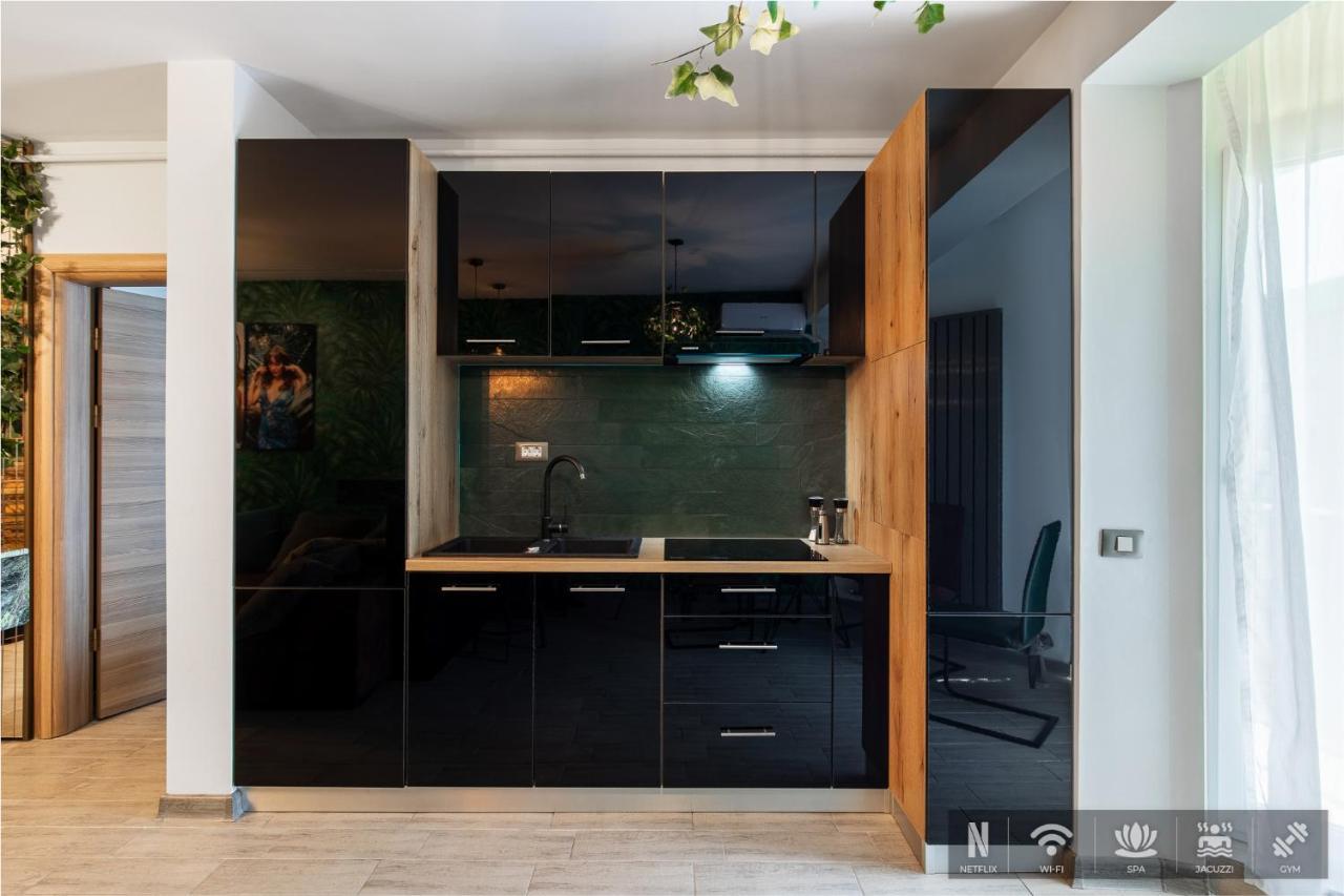 Excentric Apartament & Sea View By Alezzi Năvodari Exteriér fotografie